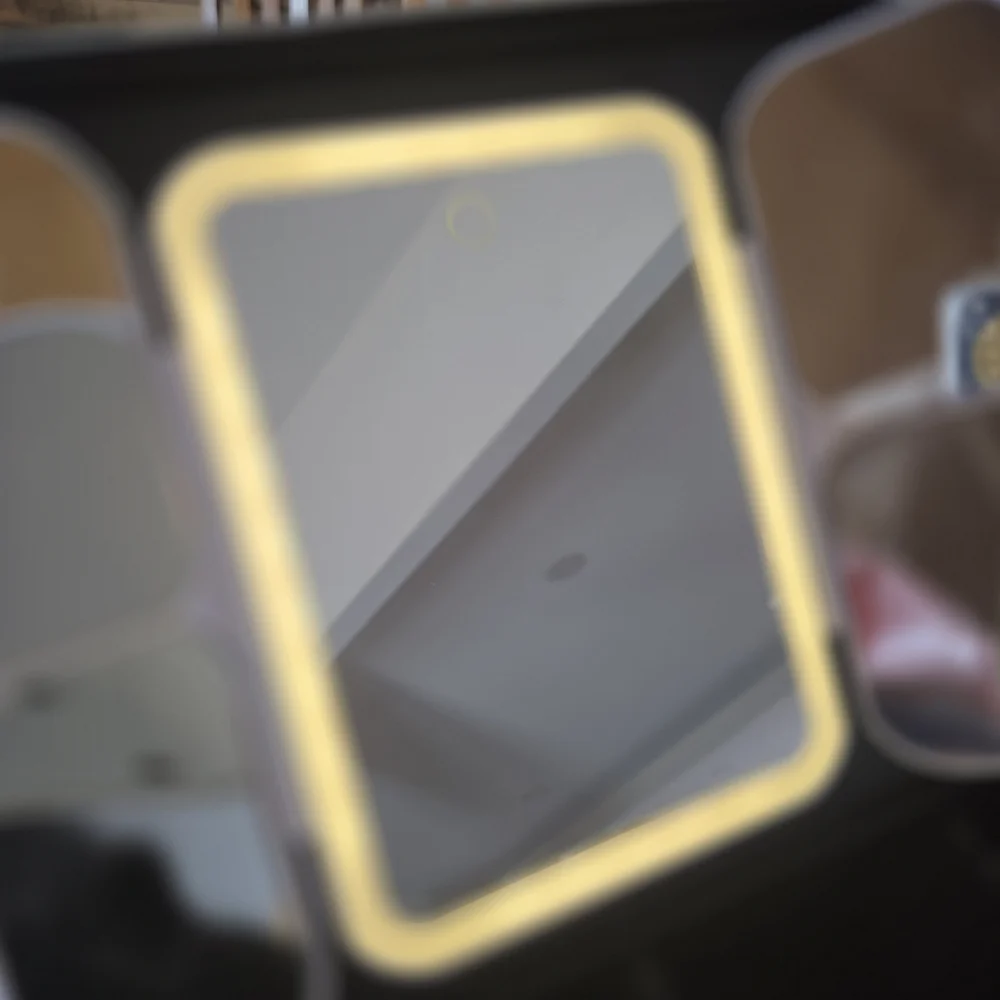 Light-Up Travel Makeup Case with Mirror